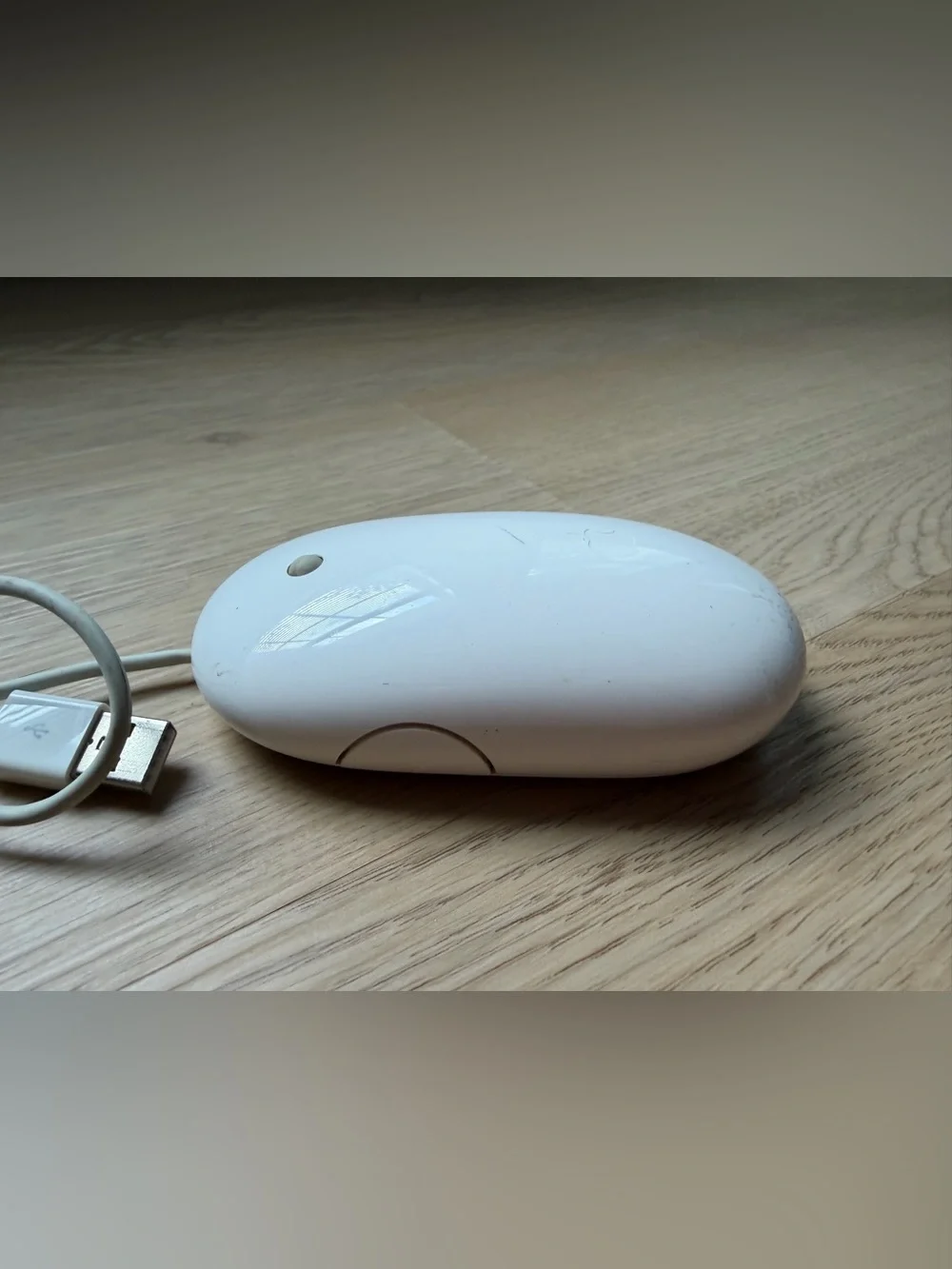 Apple A1152 Wired Optical USB Mouse White Mighty Mouse MB112LL/B
